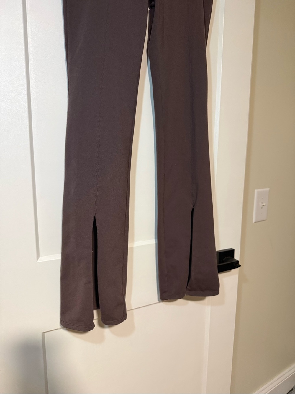 ALO Yoga High-Rise Stretch Flare Leggings in Mauve Taupe - Picture 5 of 6